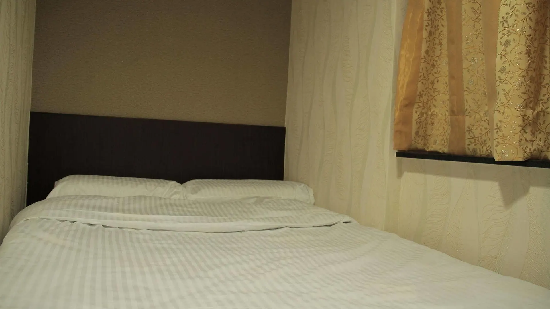 Blue Sky Hotel contacts